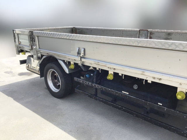 三菱ふそうキャンター平ボディ小型（2t・3t）[写真05]