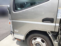 三菱ふそうキャンター平ボディ小型（2t・3t）[写真07]