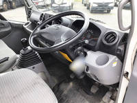 日野デュトロ平ボディ小型（2t・3t）[写真30]