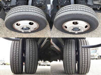 三菱ふそうキャンターアルミバン小型（2t・3t）[写真18]