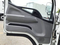 三菱ふそうキャンターアルミバン小型（2t・3t）[写真24]