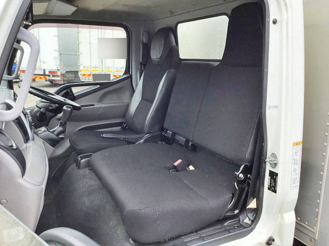 三菱ふそうキャンターアルミバン小型（2t・3t）[写真26]