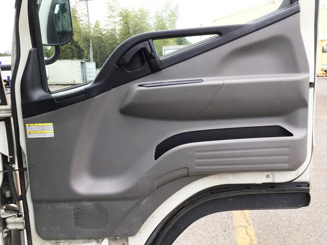 三菱ふそうキャンター平ボディ小型（2t・3t）[写真27]
