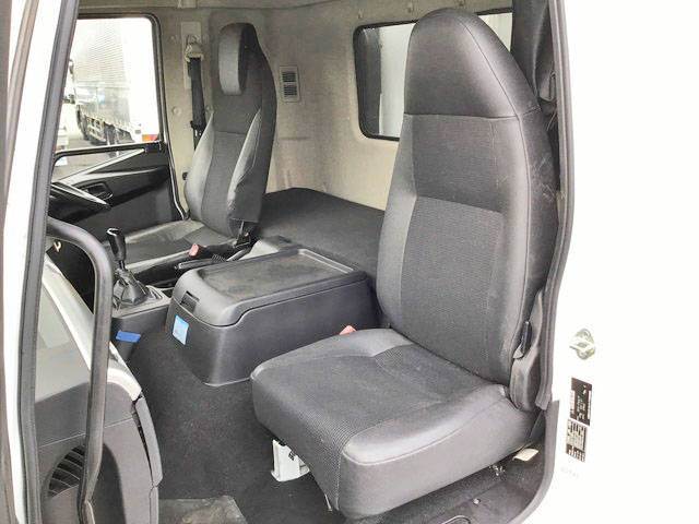 三菱ふそうファイター冷凍車（冷蔵車）中型（4t）[写真28]