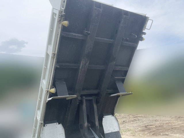 三菱ふそうキャンターダンプ小型（2t・3t）[写真16]