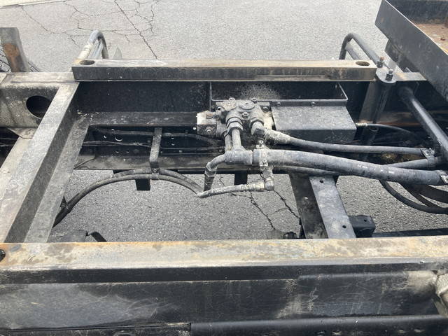 三菱ふそうキャンターダンプ・クレーン付小型（2t・3t）[写真22]