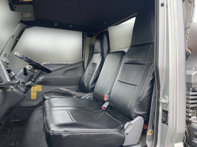 三菱ふそうキャンターダンプ・クレーン付小型（2t・3t）[写真31]