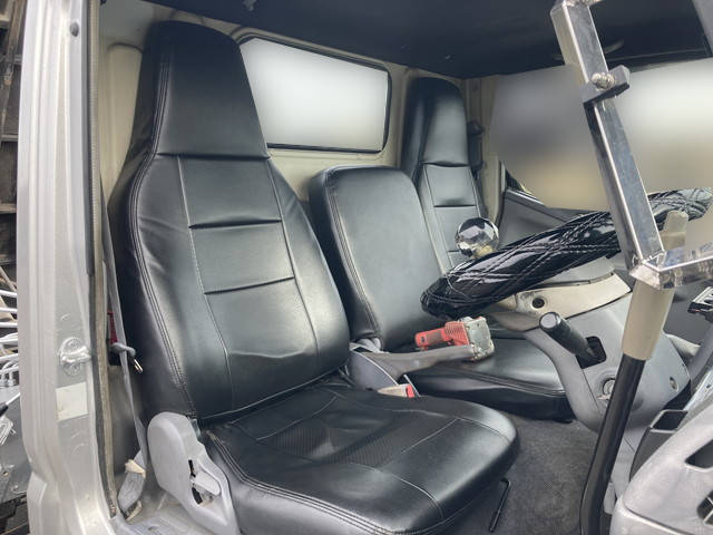 三菱ふそうキャンターダンプ・クレーン付小型（2t・3t）[写真32]