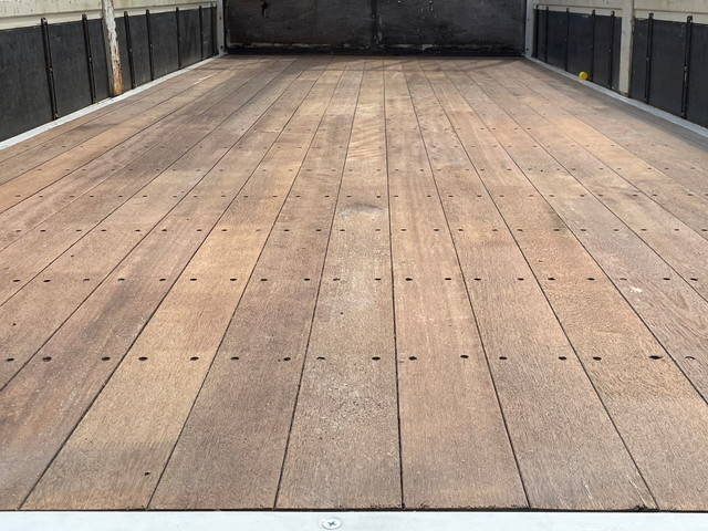 三菱ふそうファイタークレーン4段中型（4t）[写真12]