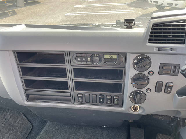 三菱ふそうファイタークレーン4段中型（4t）[写真20]