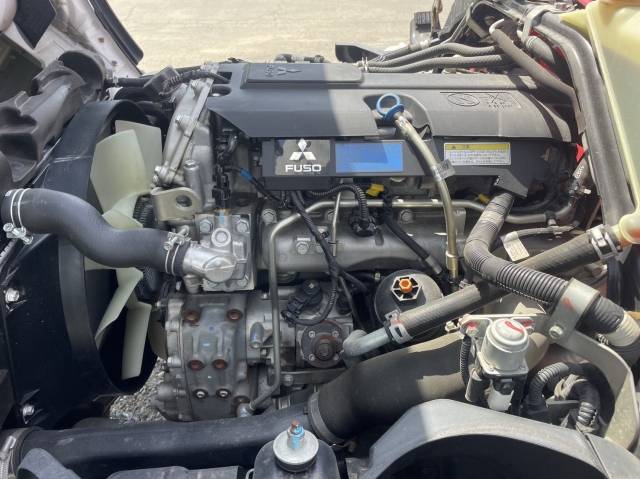 三菱ふそうキャンタークレーン4段小型（2t・3t）[写真31]