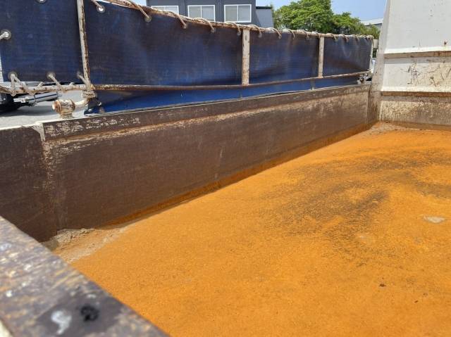 三菱ふそうキャンターダンプ小型（2t・3t）[写真12]