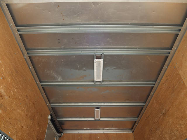 三菱ふそうキャンターアルミバン小型（2t・3t）[写真10]