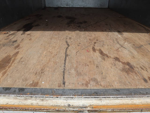 三菱ふそうキャンターアルミバン小型（2t・3t）[写真11]