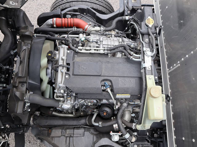 三菱ふそうキャンターアルミバン小型（2t・3t）[写真17]