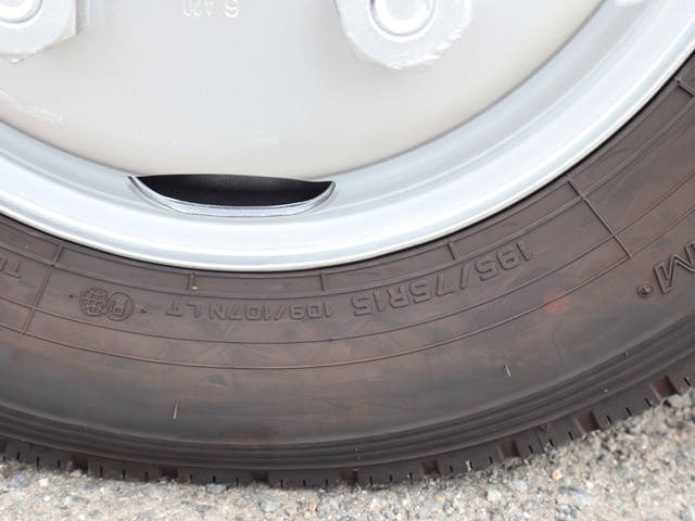 三菱ふそうキャンターアルミバン小型（2t・3t）[写真20]