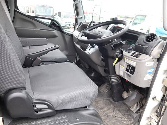 三菱ふそうキャンターアルミバン小型（2t・3t）[写真29]