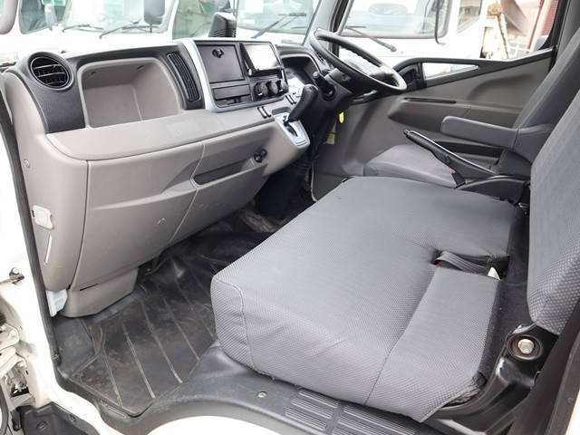 三菱ふそうキャンターアルミバン小型（2t・3t）[写真30]