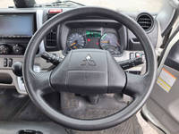 三菱ふそうキャンターアルミバン小型（2t・3t）[写真32]