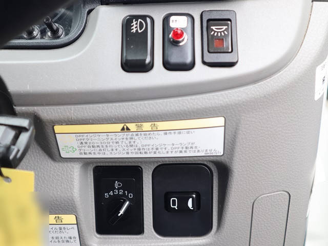 三菱ふそうキャンターアルミバン小型（2t・3t）[写真37]