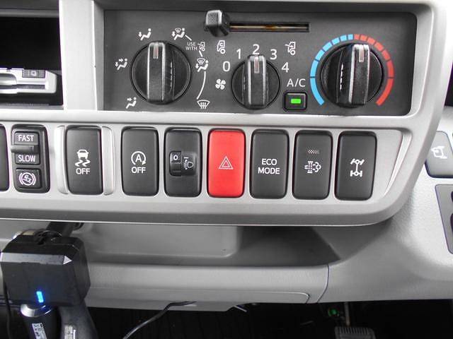 トヨタトヨエースダンプ小型（2t・3t）[写真25]