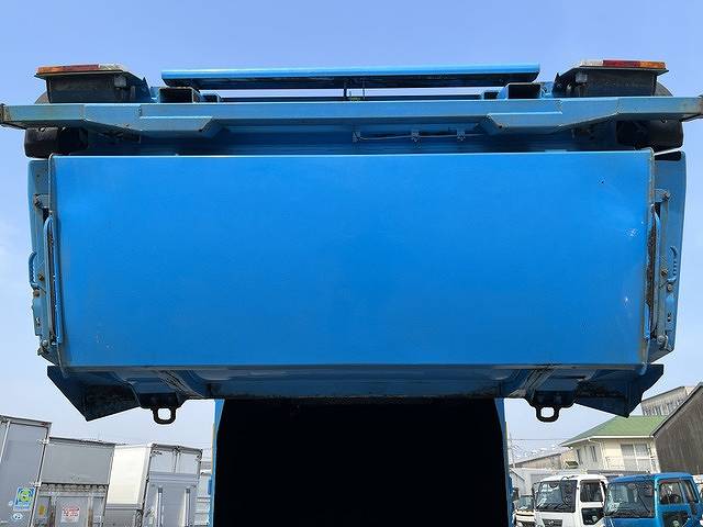 UDトラックスコンドルパッカー車（塵芥車）増トン（6t・8t）[写真11]