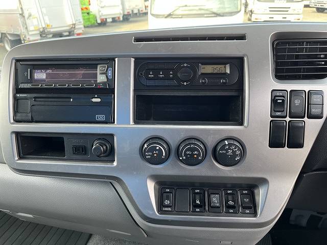 UDトラックスコンドルパッカー車（塵芥車）増トン（6t・8t）[写真28]