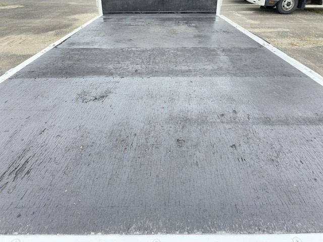 三菱ふそうキャンター平ボディ小型（2t・3t）[写真11]