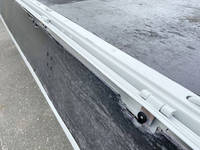 三菱ふそうキャンター平ボディ小型（2t・3t）[写真14]