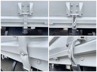 三菱ふそうキャンター平ボディ小型（2t・3t）[写真16]