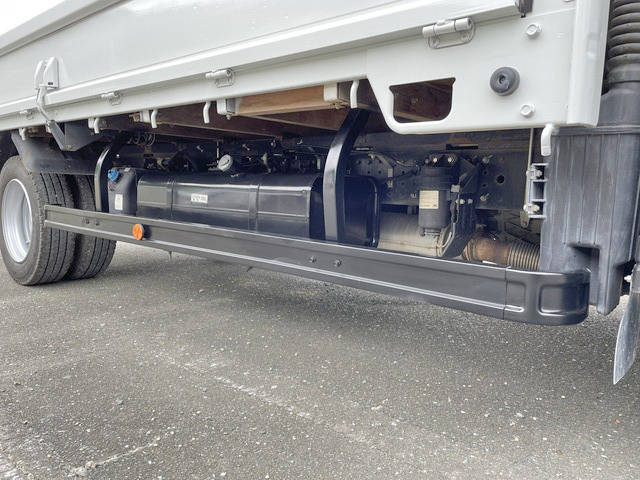 三菱ふそうキャンター平ボディ小型（2t・3t）[写真18]