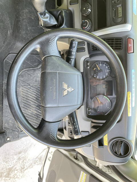 三菱ふそうキャンター平ボディ小型（2t・3t）[写真37]