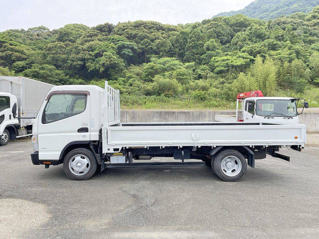 三菱ふそうキャンター平ボディ小型（2t・3t）[写真05]