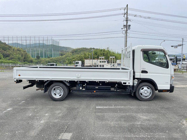 三菱ふそうキャンター平ボディ小型（2t・3t）[写真06]