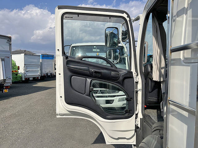 日野レンジャーアルミブロック中型（4t）[写真29]