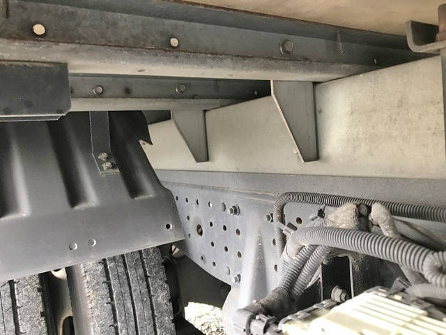 三菱ふそうキャンターアルミバン小型（2t・3t）[写真22]