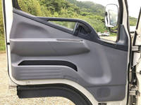 三菱ふそうキャンターアルミバン小型（2t・3t）[写真28]