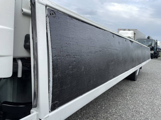 日野デュトロ平ボディ小型（2t・3t）[写真13]