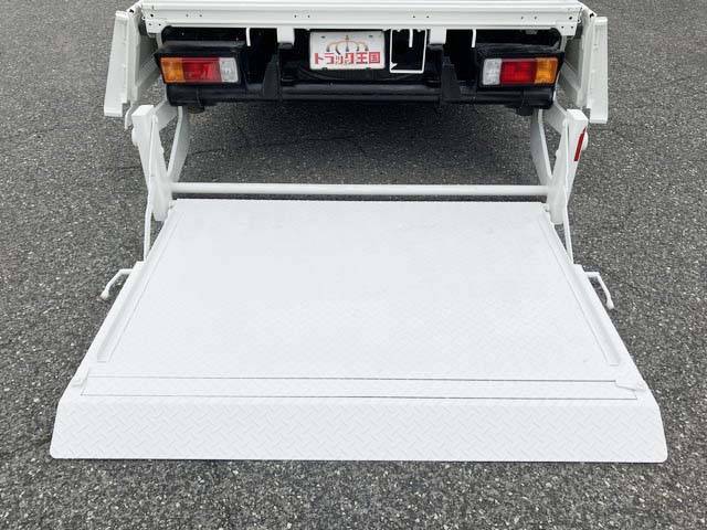 日野デュトロ平ボディ小型（2t・3t）[写真18]