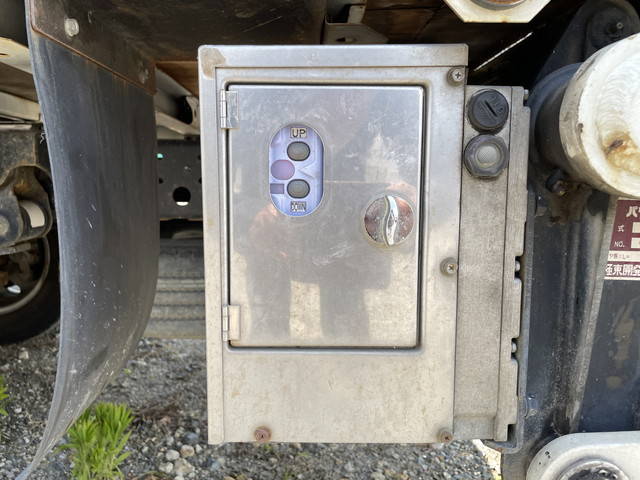 日野デュトロ平ボディ小型（2t・3t）[写真20]