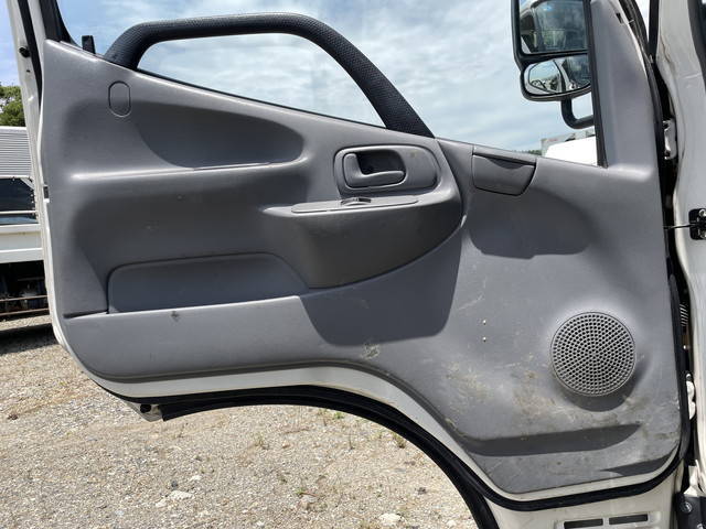 日野デュトロ平ボディ小型（2t・3t）[写真30]