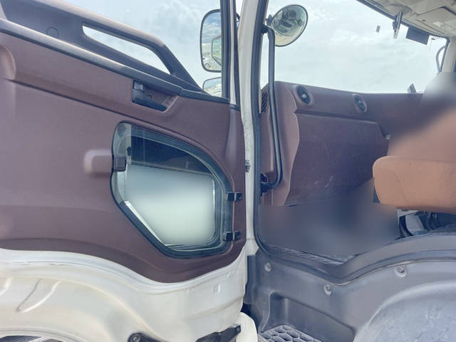 日野プロフィアアルミウイング大型（10t）[写真26]