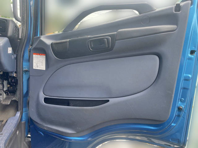 日野レンジャーパネルウイング中型（4t）[写真32]