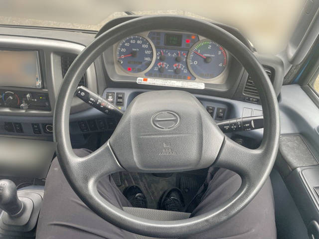 日野レンジャーパネルウイング中型（4t）[写真36]