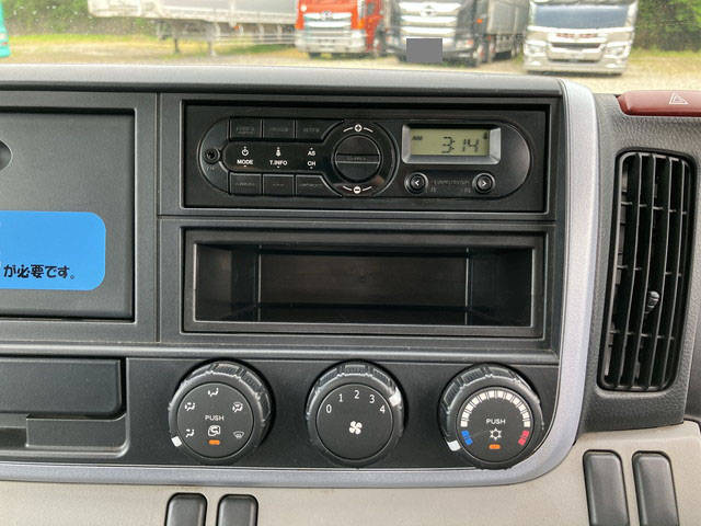 三菱ふそうキャンタークレーン4段小型（2t・3t）[写真38]