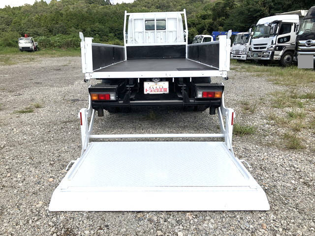 三菱ふそうキャンター平ボディ小型（2t・3t）[写真12]