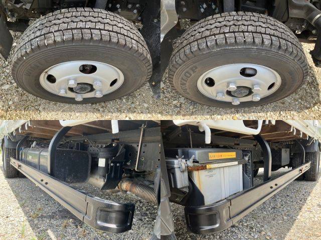 三菱ふそうキャンター平ボディ小型（2t・3t）[写真21]