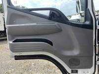 三菱ふそうキャンター平ボディ小型（2t・3t）[写真28]