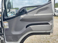 三菱ふそうキャンター平ボディ小型（2t・3t）[写真29]