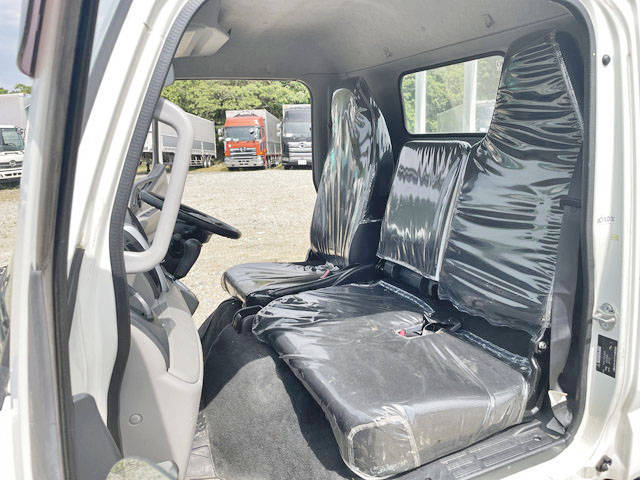 三菱ふそうキャンター平ボディ小型（2t・3t）[写真30]